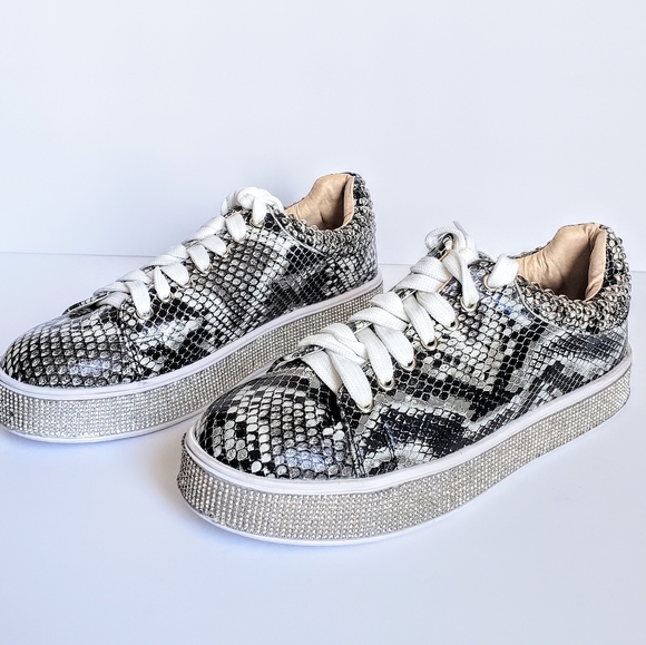 ♦️2/$20 Snake Embossed Studded Rhinestone Sneakers - Picture 2 of 7